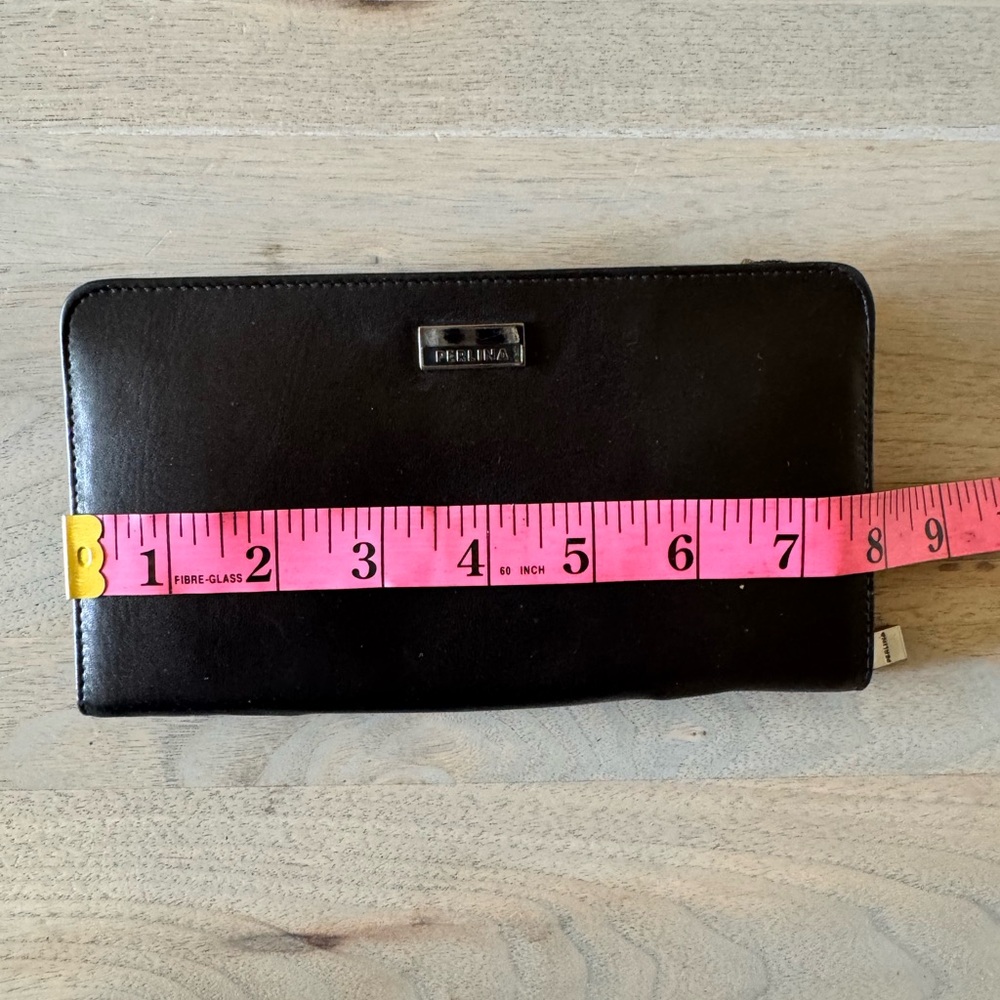 Perlina New York Vintage Black Leather Travel Wallet - supple feel - Picture 6 of 7
